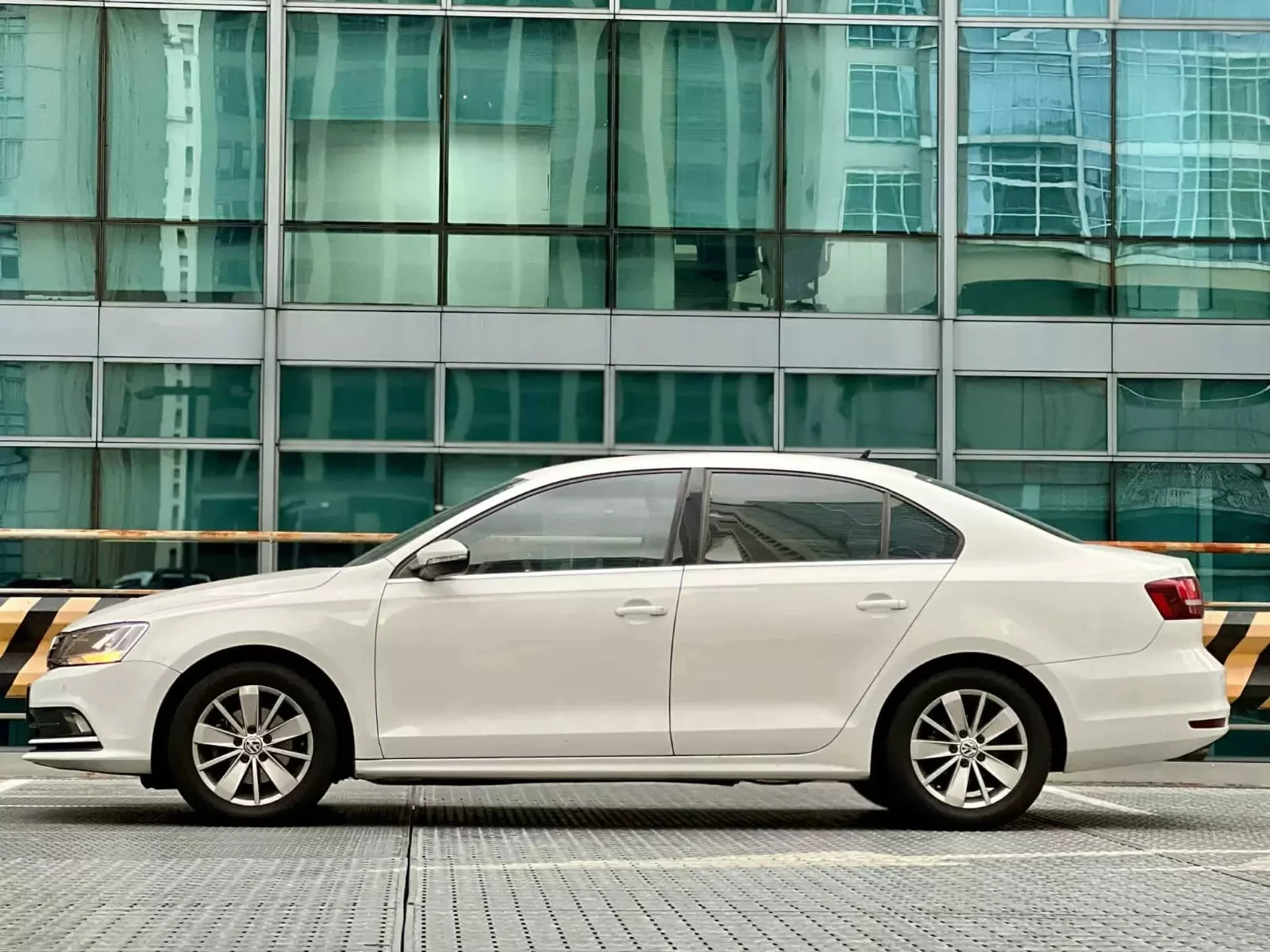 Used 1
                    VOLKSWAGEN
                     for Sale Image