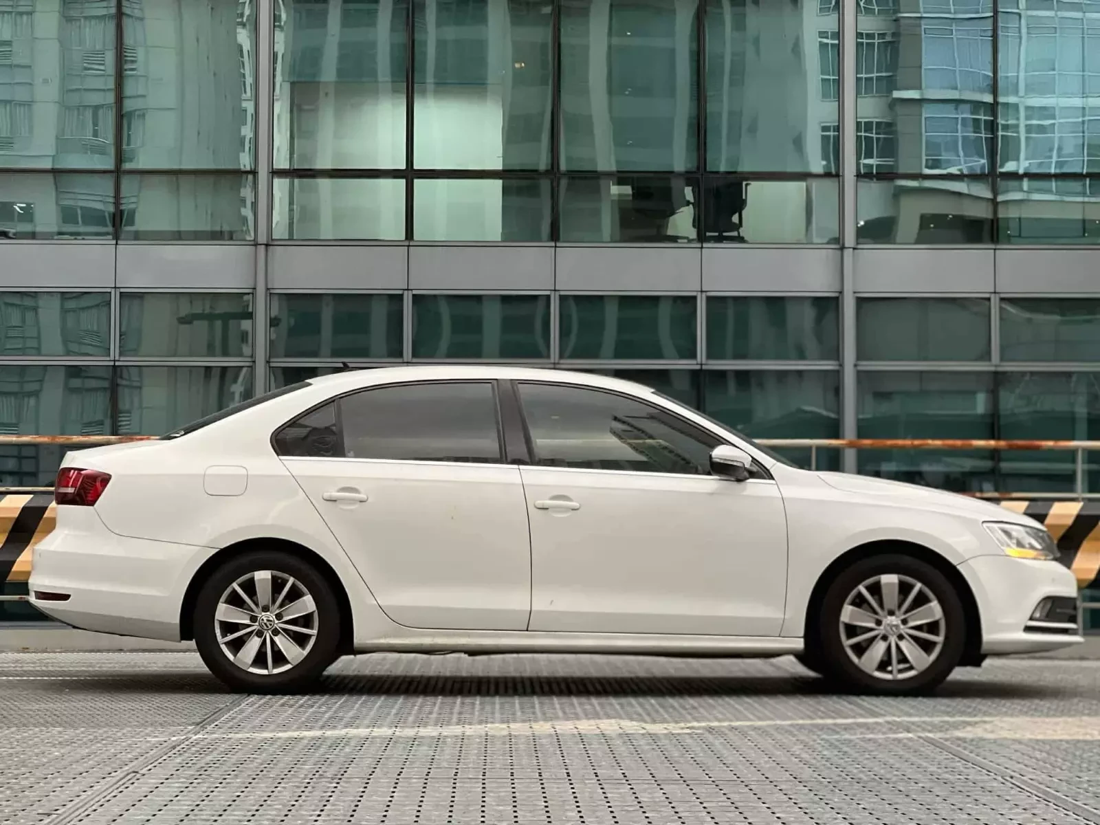 Used 1
                    VOLKSWAGEN
                     for Sale Image